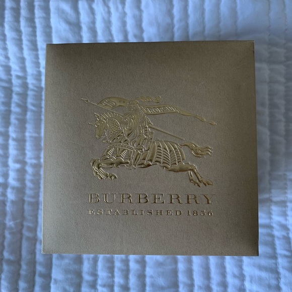 Burberry watch - Picture 2 of 4